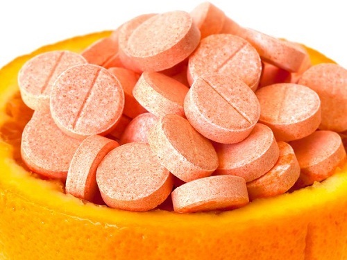 Dùng Vitamin C dưỡng da theo cách này, mụn chi chít khắp mặt dai dẳng cỡ nào cũng trị dứt ảnh 1 Dùng Vitamin C dưỡng da theo cách này, mụn chi chít khắp mặt dai dẳng cỡ nào cũng trị dứt ảnh 1