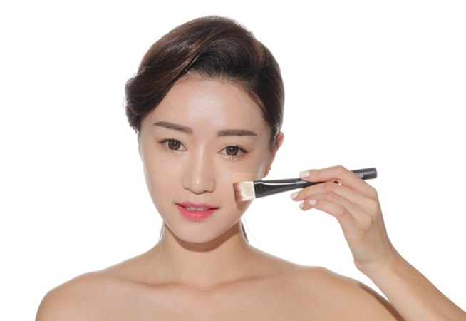 Các bước trang điểm đi chơi cho nàng xinh lung linh, thu hút mọi ánh nhìn ảnh 2 Các bước trang điểm đi chơi cho nàng xinh lung linh, thu hút mọi ánh nhìn ảnh 2